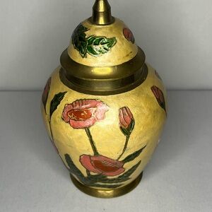 Brass ginger jar with lid.